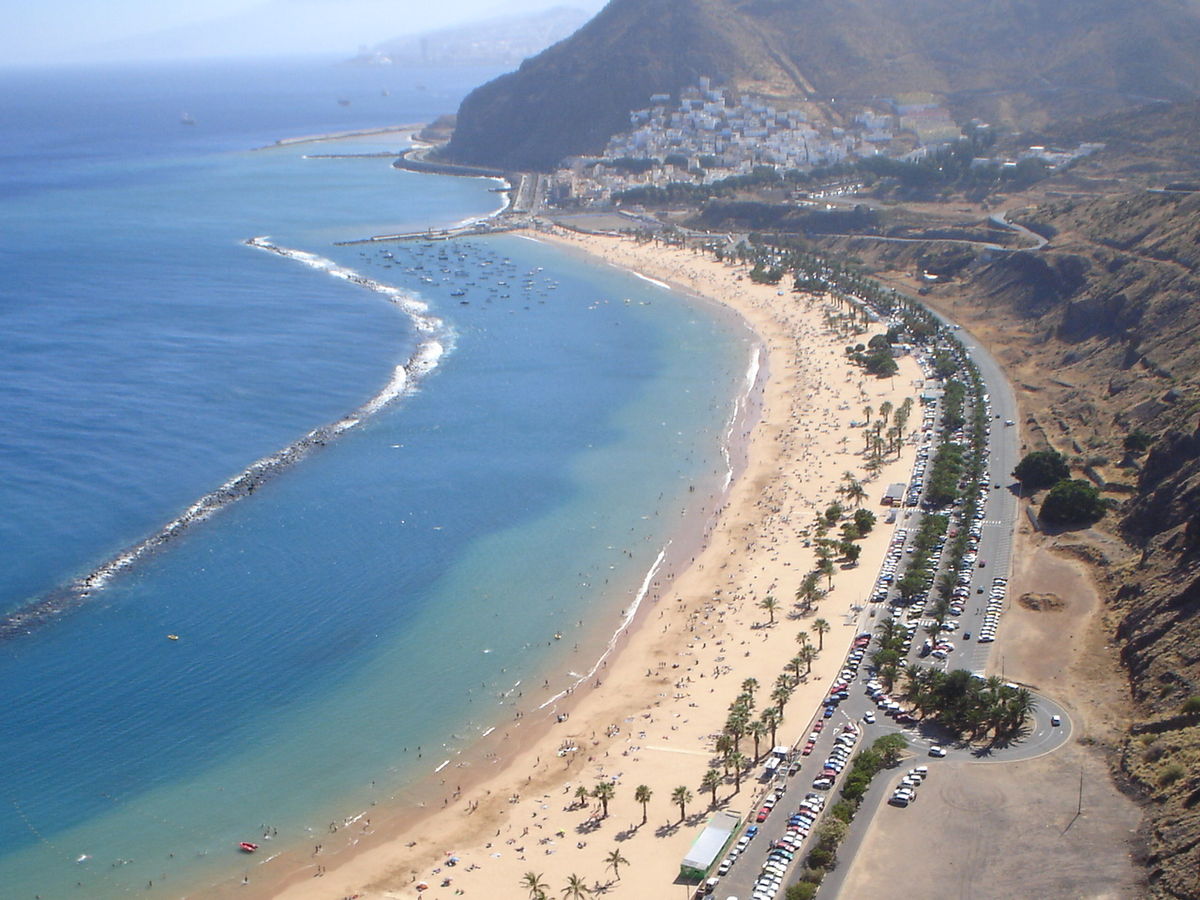 Strand Las Teresitas in vier Sektoren unterteilt