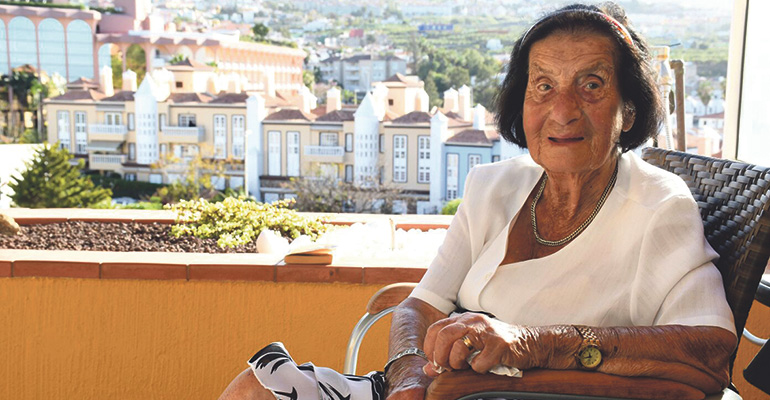 Älteste Touristin auf Teneriffa? 108-jährige aus Ettlingen kommt jedes Jahr wieder