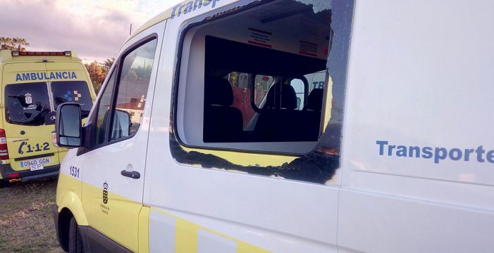 Vandalismus? 11 Krankentransportwagen auf Teneriffa Scheiben eingeschlagen