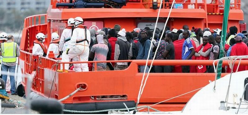 152 Afrikaner von Flüchtlingsboot vor Gran Canaria gerettet 152 Afrikaner von Flüchtlingsboot vor Gran Canaria gerettet