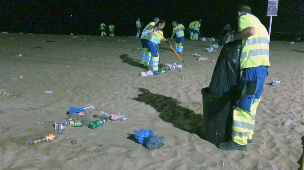 9 Tonnen Müll am Playa las Canteras nach Noche de San Juan eingesammelt