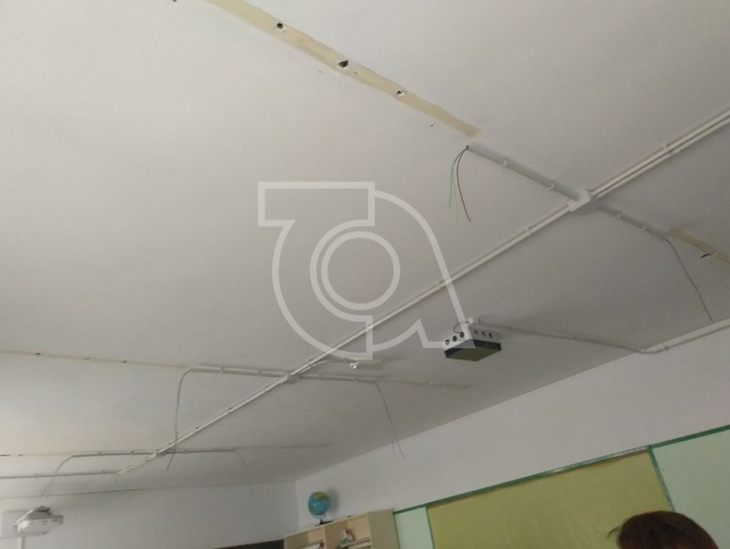 Dunkler Schulbeginn in Telde – Deckenbeleuchtung fehlt in Klassenzimmern