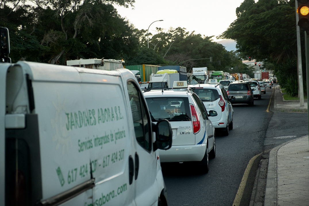 400 streikende Taxifahrer legten Santa Cruz de Tenerife lahm