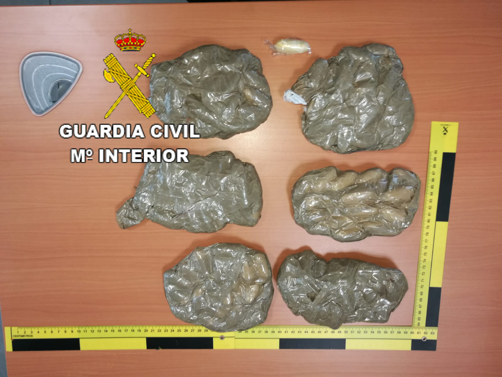Reisender mit 1,6 kg Kokain am Flughafen Gran Canaria erwischt