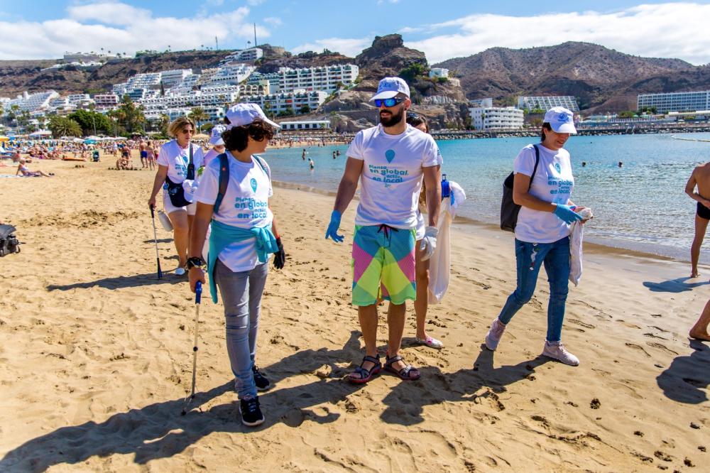 Freiwillige sammelten 120kg Müll am Strand von Puerto Rico