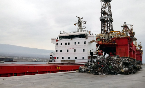Hafen von Santa Cruz de Tenerife versteigert 465 Tonnen Schrott