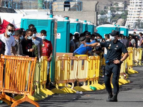 Koordinierungsfehler: 200 Flüchtlinge in Las Palmas auf der Straße ausgesetzt