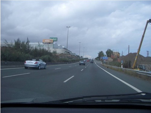 Zwei Unfälle in Playa del Inglés verursachen Riesenstau auf der Autobahn